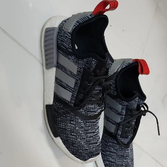Adidas NMD R1 - Picture 2 of 5